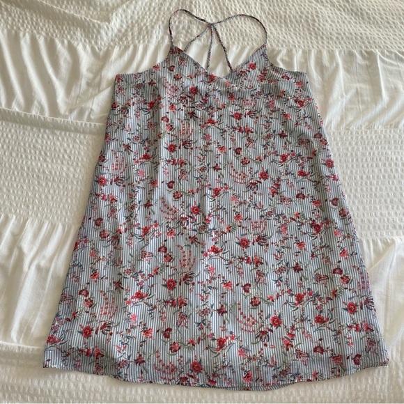 Aqua Dresses & Skirts - Aqua Floral Striped Mini Dress - white and Blue size medium
